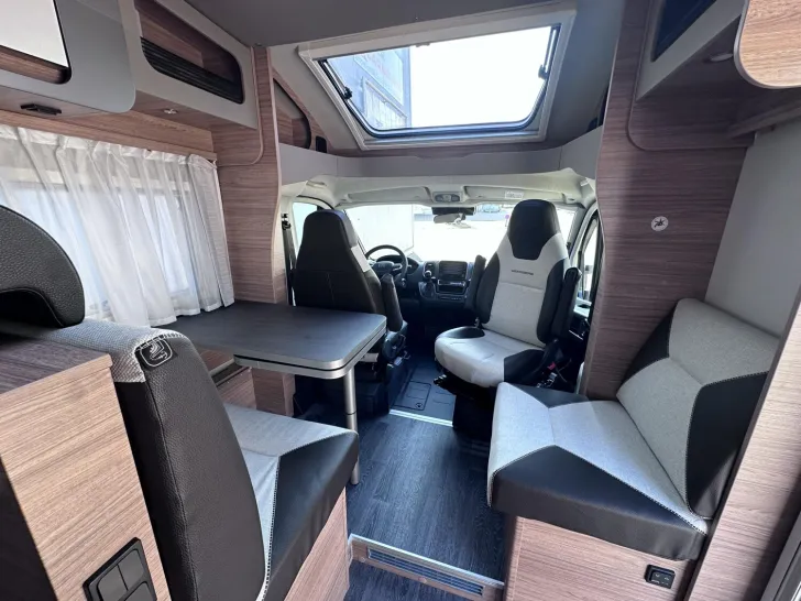 Fahrzeugbild Weinsberg CaraSuite EDITION SPICY 700 MEG ohne Hubbett #10