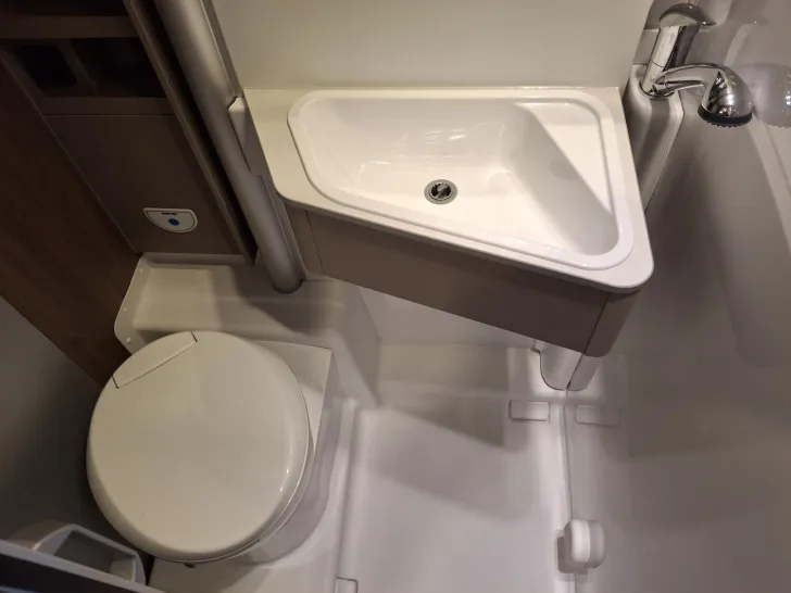 Fahrzeugbild Carado pro+ CV 600 Dieselheizung #19