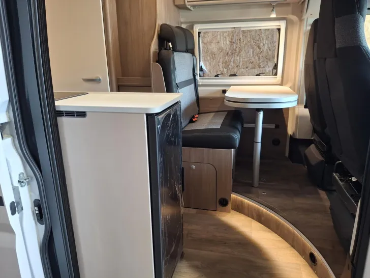 Fahrzeugbild Carado CV 600 Alufelgen / Faltverdunkelung / Bettumbau #12