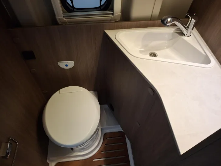 Fahrzeugbild Carado CV 600 Alufelgen / Faltverdunkelung / Bettumbau #19