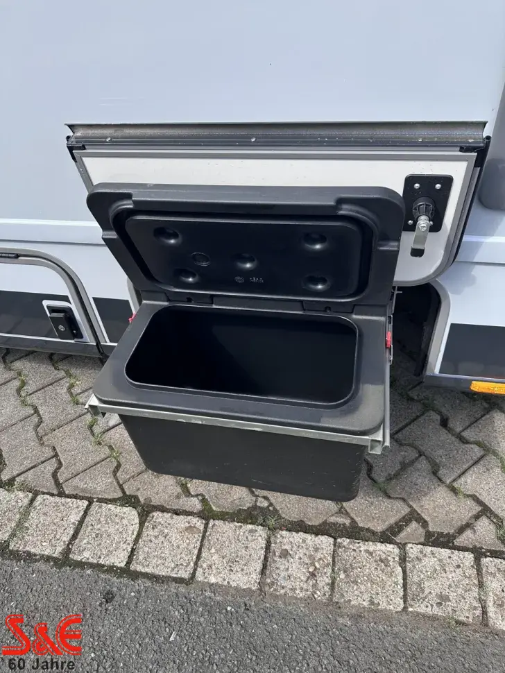 Fahrzeugbild Bürstner Signature SFT 7.5 #9
