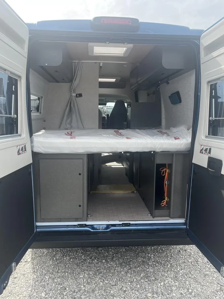 Fahrzeugbild Hymer Redwood 601 Automatik, Schwenkbad, Navi+Kamera #5