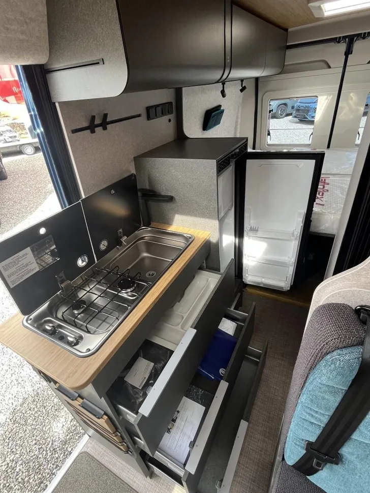 Fahrzeugbild Hymer Redwood 601 Automatik, Schwenkbad, Navi+Kamera #9