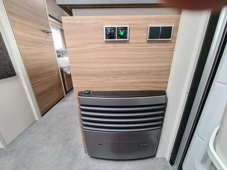 Fahrzeugbild Dethleffs Nomad 460 EL *ATC*17"-Alu"Fußbodenerwärmung*uvm* #24