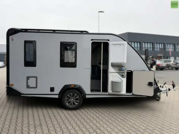 Fahrzeugbild Knaus Sport & Fun BLACK SELECTION 480 QL Auffahrrampe #9