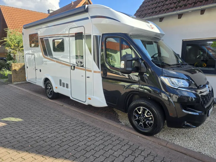 Grundriss Nacht Bürstner Limited T 690 G Jahreswagen Garantie