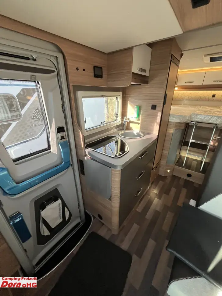 Fahrzeugbild Weinsberg CaraCompact EDITION PEPPER Suite 640 MEG Anhängerkupplung #9