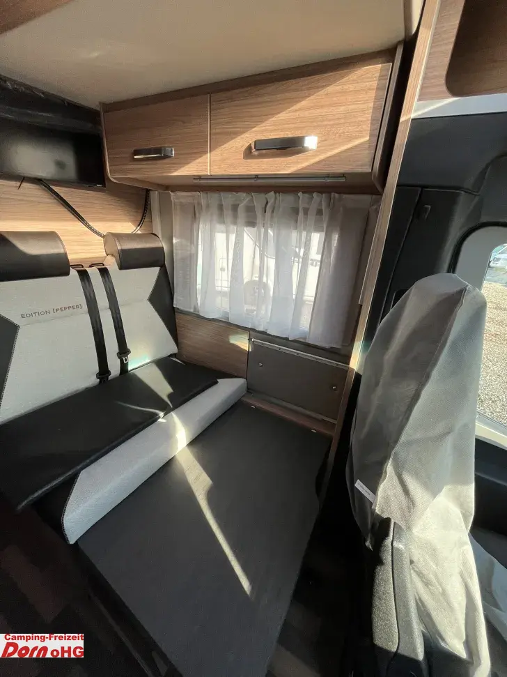 Fahrzeugbild Weinsberg CaraCompact EDITION PEPPER Suite 640 MEG Anhängerkupplung #11