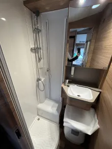 Fahrzeugbild Weinsberg CaraCompact EDITION PEPPER Suite 640 MEG Anhängerkupplung #13