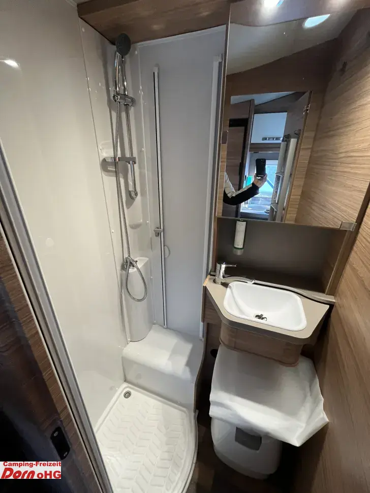 Fahrzeugbild Weinsberg CaraCompact EDITION PEPPER Suite 640 MEG Anhängerkupplung #13