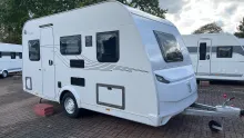Frontal Vorne Tabbert Senara 400 QD 2,3 toller Reisewagen