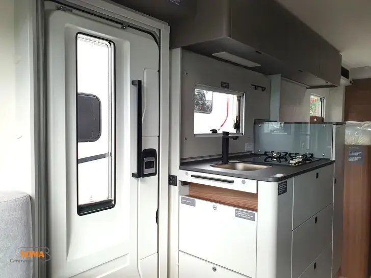 Fahrzeugbild LMC Cruiser 740 EL Automatik / 180 PS #11