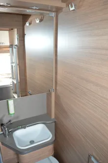 Fahrzeugbild Weinsberg CaraCompact EDITION PEPPER Suite 640 MEG Licht&Sicht-Paket #18