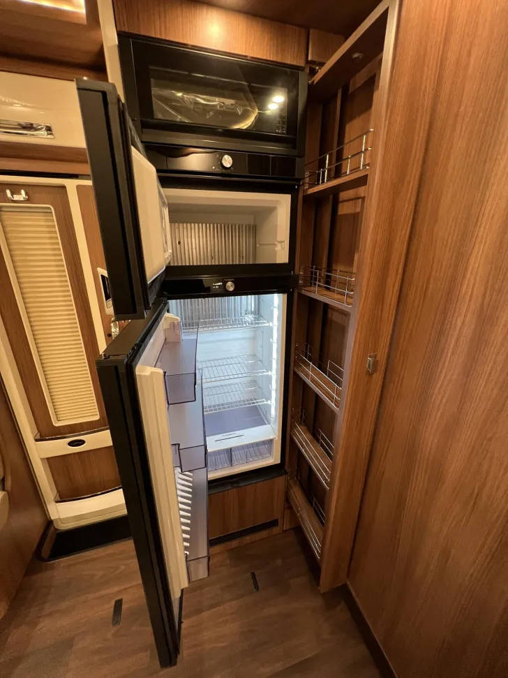 Fahrzeugbild Carthago chic e-line I 61 XL LE Strategic Buy (299) #24
