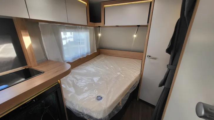 Betten Knaus Sport 450 FU Mover/Markise