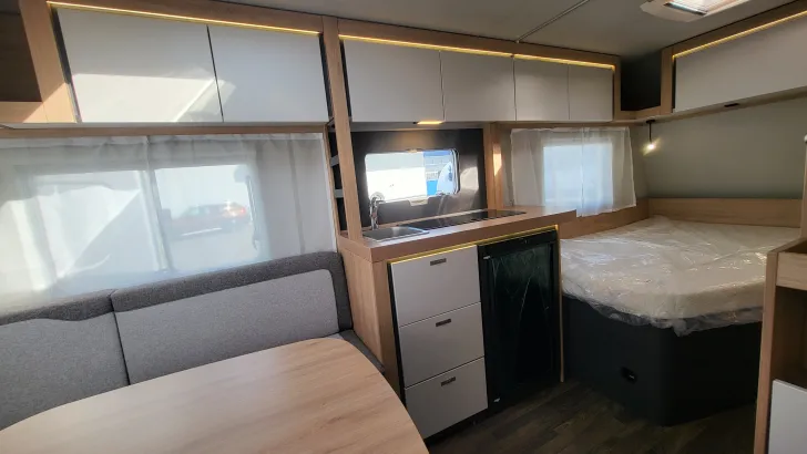 Fahrerhaus Knaus Sport 450 FU Mover/Markise