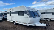 Schräg Vorne Hobby De Luxe 460 SL *1500KG*Bettverbreiterung*