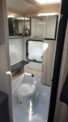 Toilette Hobby De Luxe 460 SL *1500KG*Bettverbreiterung*