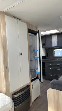 Weitere Sitzgruppe Hobby De Luxe 460 SL *1500KG*Bettverbreiterung*