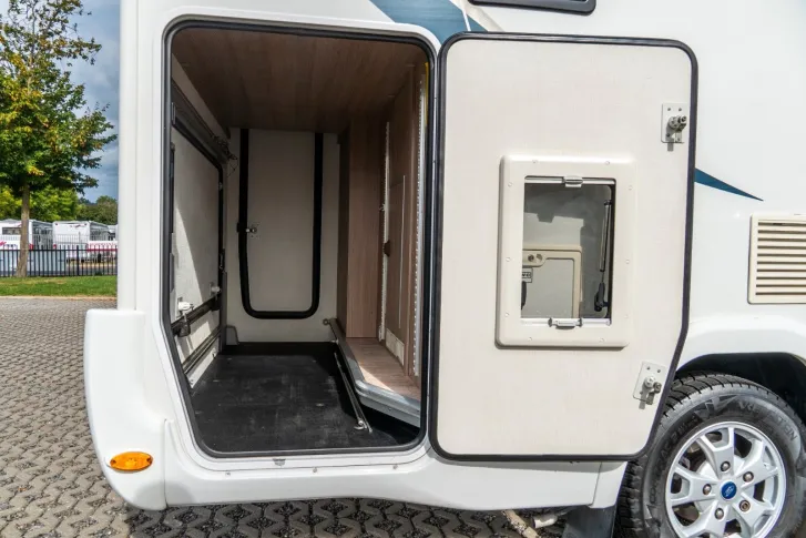 Fahrzeugbild Chausson Flash 610 *Hubbett*2xSolar*SAT*TV*Markise*RFK* #6