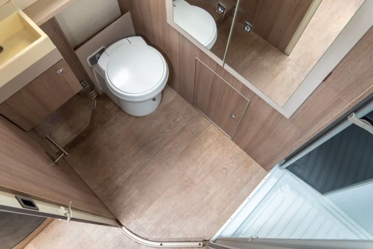 Fahrzeugbild Chausson Flash 610 *Hubbett*2xSolar*SAT*TV*Markise*RFK* #17