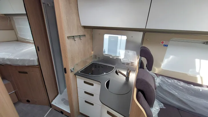 Fahrzeugbild Laika Ecovip H 4109 Hängeschränke anstatt Hubbett #8