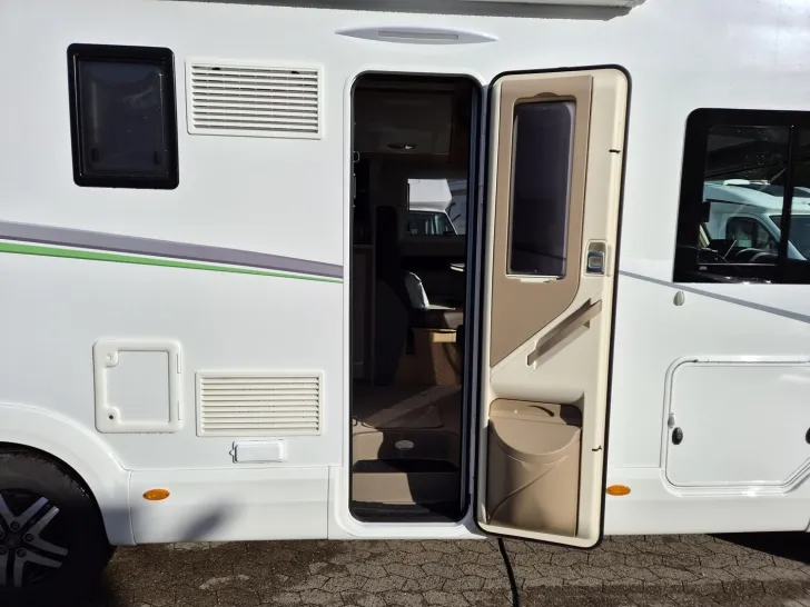 Fahrzeugbild Forster I 741 EB *Hubstützen*Navi*4250kg* #10