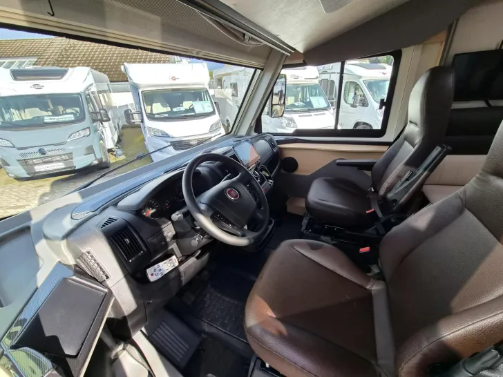 Fahrzeugbild Forster I 741 EB *Hubstützen*Navi*4250kg* #11
