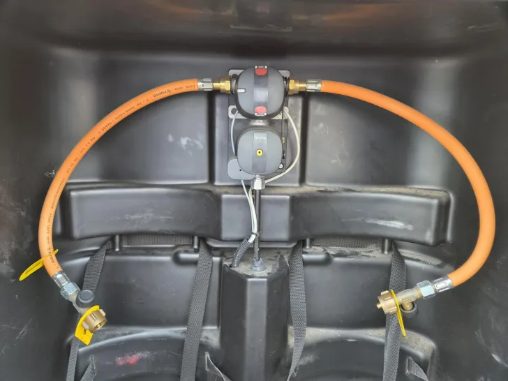 Fahrzeugbild Forster I 741 EB *Hubstützen*Navi*4250kg* #12