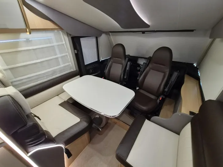 Fahrzeugbild Forster I 741 EB *Hubstützen*Navi*4250kg* #15