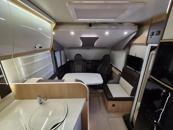 Fahrzeugbild Forster I 741 EB *Hubstützen*Navi*4250kg* #21