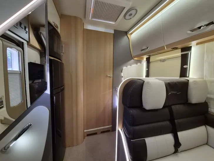 Fahrzeugbild Forster I 741 EB *Hubstützen*Navi*4250kg* #28