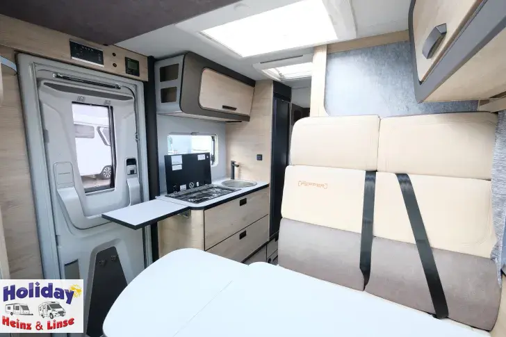 Fahrzeugbild Weinsberg CaraCompact 600 MEG Dieselheizung TRUMA Combi 6 D #9