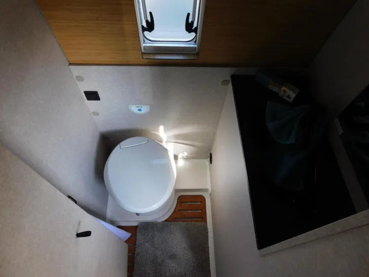 Fahrzeugbild Hymer Redwood 600 Automatik, Combi 6DE, Navi+Kamera #13