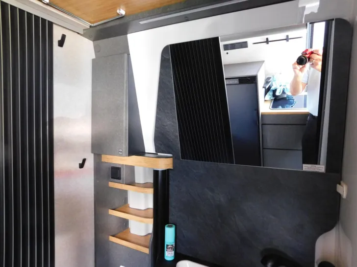 Fahrzeugbild Hymer Redwood 601 Automatik, Combi 6DE, Navi+Kamera #13
