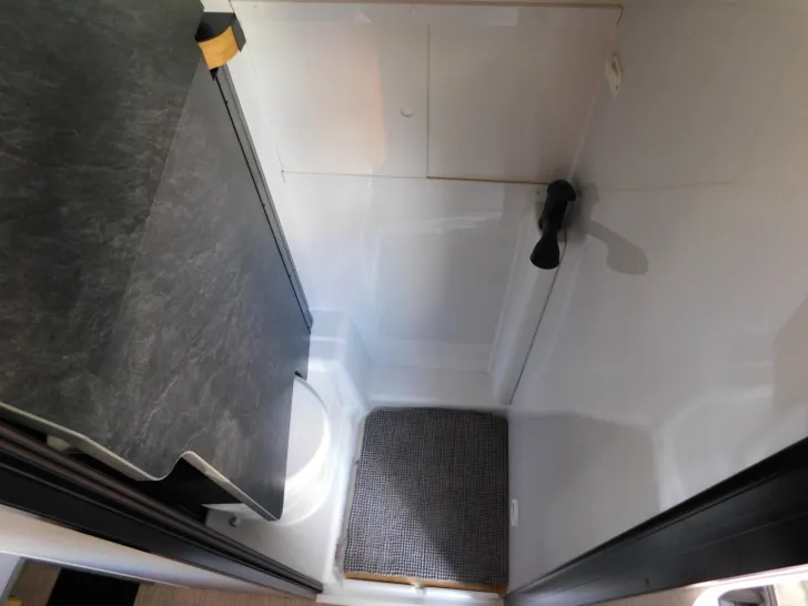 Fahrzeugbild Hymer Redwood 601 Automatik, Combi 6DE, Navi+Kamera #14