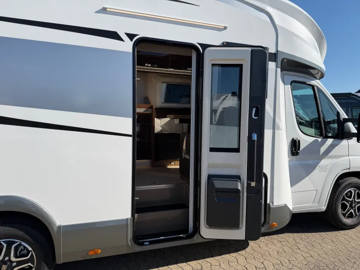 Fahrzeugbild Mobilvetta Krosser P 86 NB, Solar, Lithium, Automatik, 4,4t #16