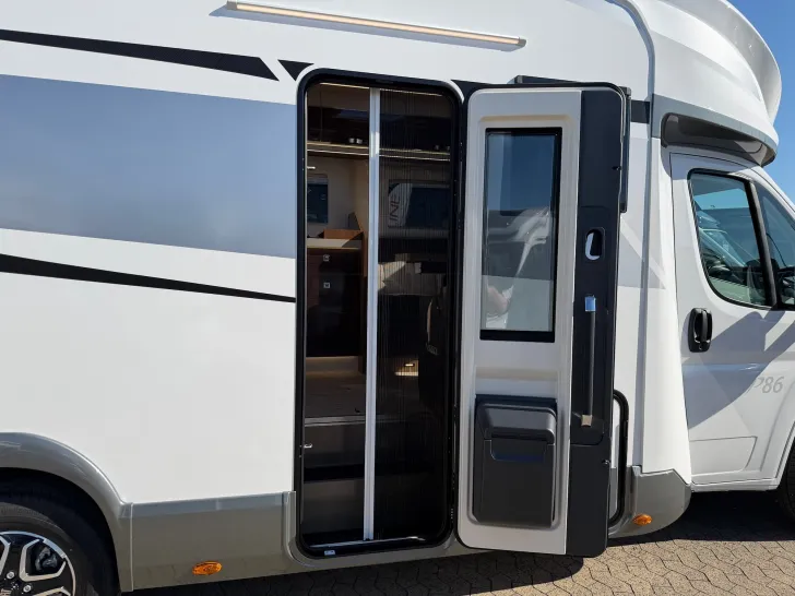Fahrzeugbild Mobilvetta Krosser P 86 NB, Solar, Lithium, Automatik, 4,4t #17