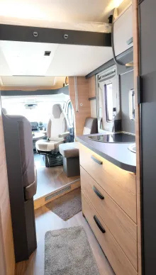 Fahrzeugbild Knaus L!VE WAVE 650 MEG Platinum Selection 140 PS, Schaltgetriebe, 3650kg #9