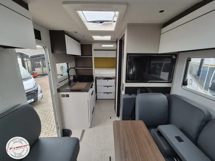 Fahrzeugbild Bürstner Signature SFT 7.4 TV - AHK - NAVI - RFK #9