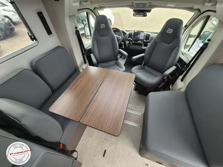 Fahrzeugbild Bürstner Signature SFT 7.4 TV - AHK - NAVI - RFK #12