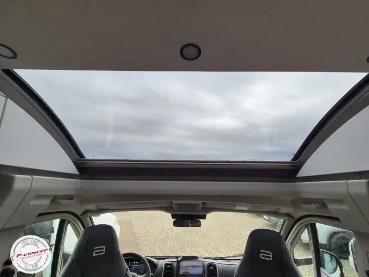 Fahrzeugbild Bürstner Signature SFT 7.4 TV - AHK - NAVI - RFK #13