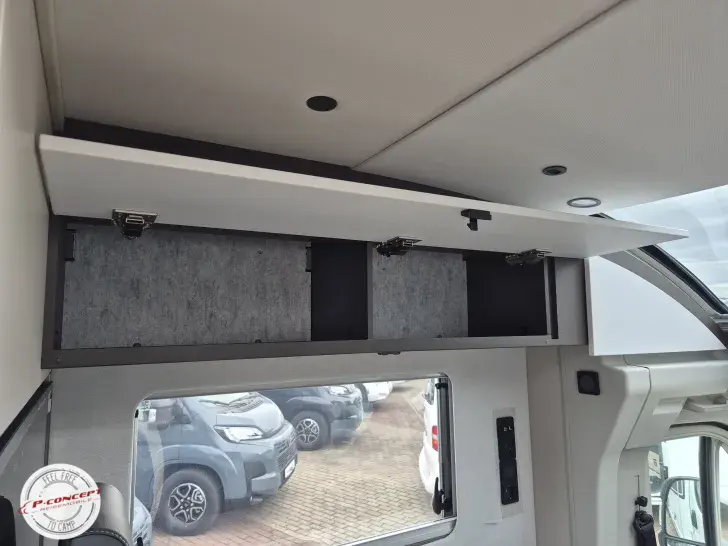 Fahrzeugbild Bürstner Signature SFT 7.4 TV - AHK - NAVI - RFK #14