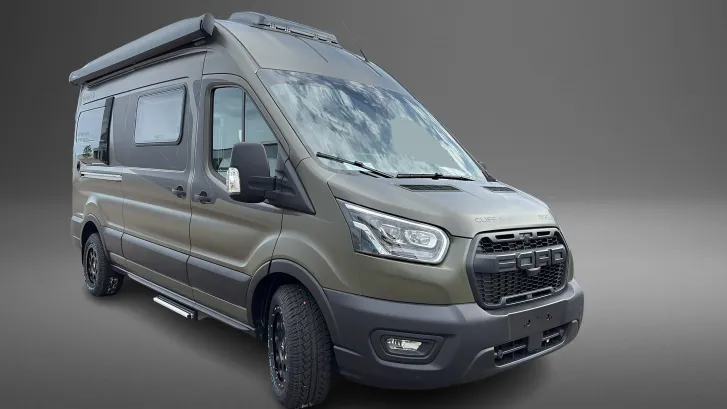 Schräg Vorne Sunlight Camper Van IBEX 603D