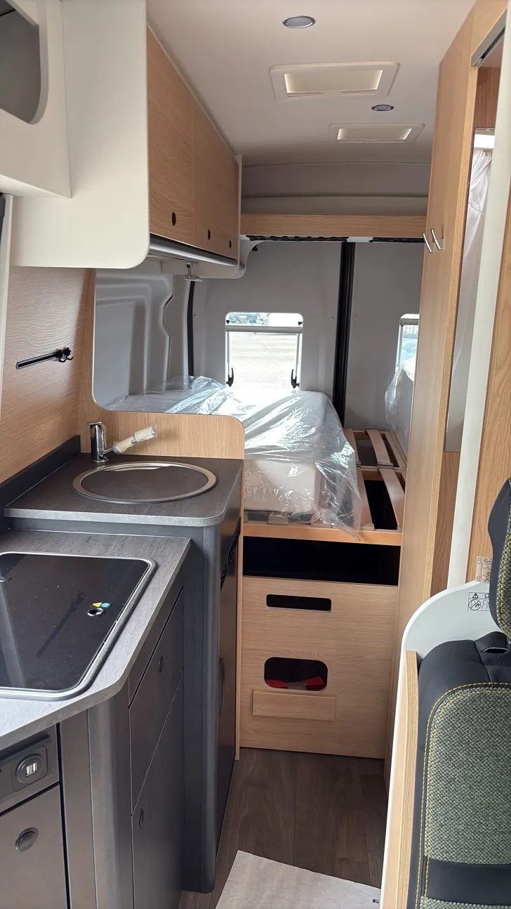 Sicht vorne-hinten Sunlight Camper Van IBEX 603D