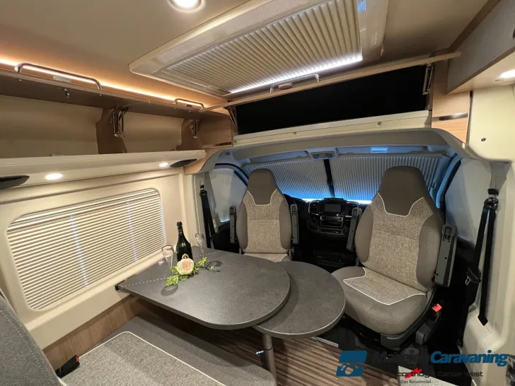 Fahrzeugbild Malibu Van first class - two rooms 640 LE RB (656) #11