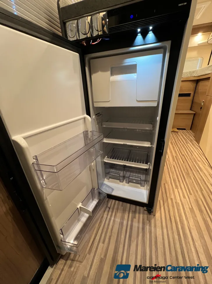 Fahrzeugbild Malibu Van first class - two rooms 640 LE RB (656) #15