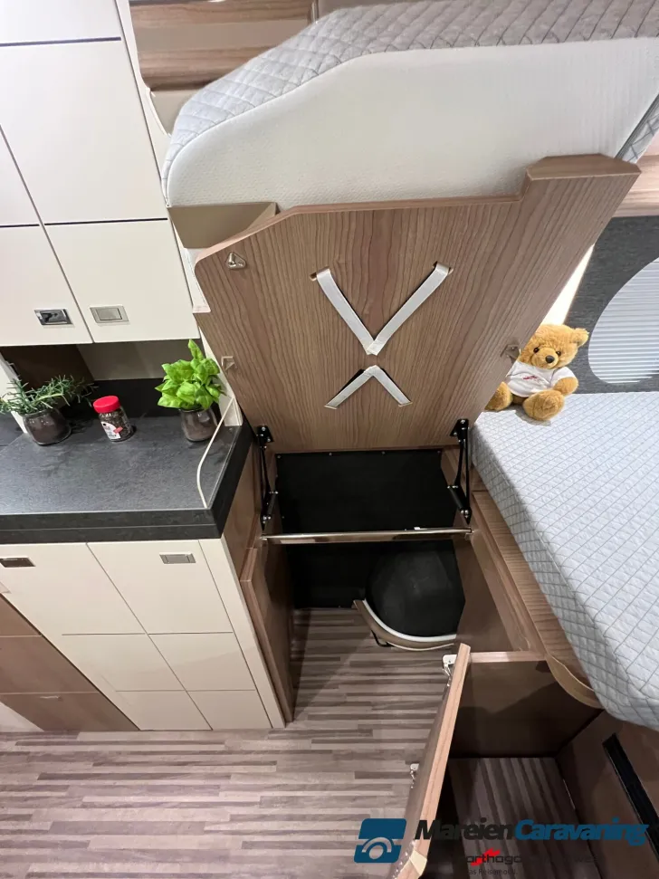 Fahrzeugbild Malibu Van first class - two rooms 640 LE RB (656) #24