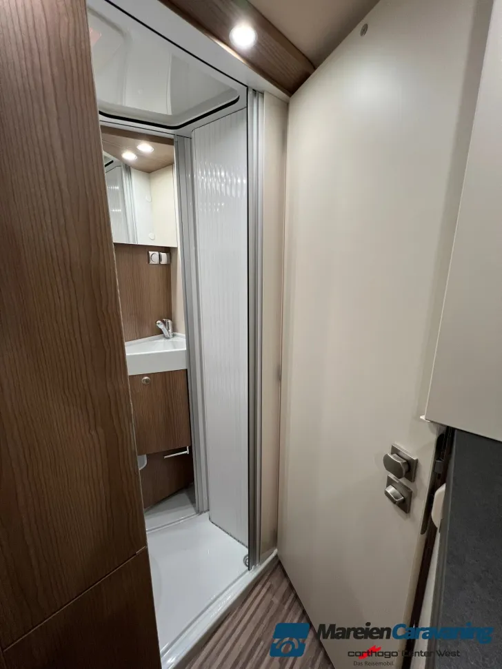 Fahrzeugbild Malibu Van first class - two rooms 640 LE RB (656) #26