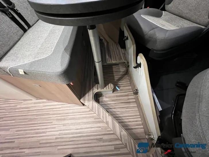 Fahrzeugbild Malibu Van first class - two rooms 640 LE RB (656) #33